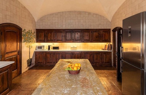 Aldeia de Irmaos Villa | Arrabida Estate near Lisbon with Pool and Vineyard
