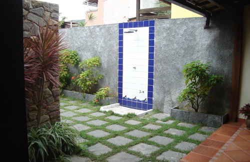 Centro House | Arraial cozy house, in a paradise 3 minutes from the beach, with TV 60 ', SKY