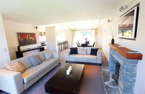 Arrowtown Apartment | Arrowfield Apartment