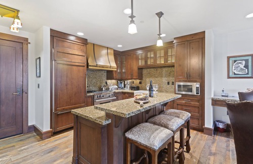 Empire Pass Condo | Arrowleaf Lodge at Deer Valley Resort - Two Bedroom Residence #301