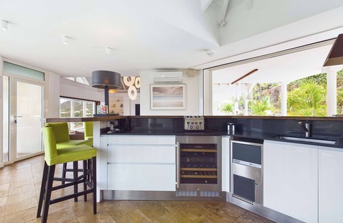 Mont Jean Villa | Arrowmarine in Montjean by Personal Villas - Elegant Decor and Great Ocean Views