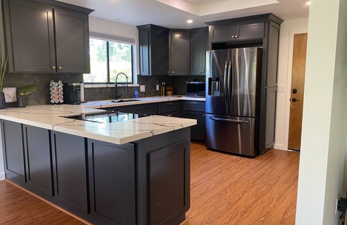 Columbia House | Arroyo Manor - Centrally Located