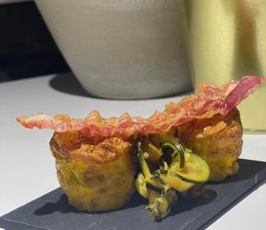 Costa Volpino Bed & Breakfast | Art B&B Design