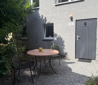 Menden Apartment | Art Boutique Budget Apartment im Hinterhof Menden Altstadt