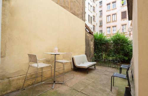 Moliere - Edgard Quinet Apartment | Art de Recevoir - Chic & Ancient Duplex Quais Rhône - Lyon Centre