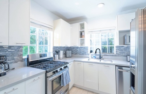 Buena Vista House | Art deco Miami Villa close to Design District - 10 min to the Beach