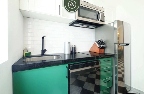 Miguel Hidalgo Apartment | Art Deco Style Condo 2min Walk to Lincoln Park
