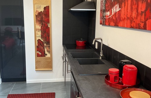 Huonville Apartment | Art House Apartment