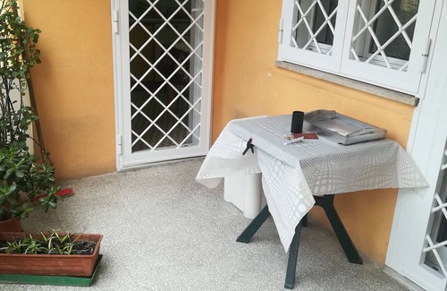 Cinecitta Apartment | ART HOUSE MARY LIVE ART