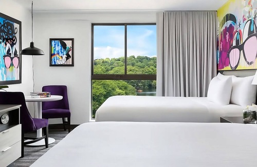 Lower Allston Hotel | Art Lover’s Escape, Spacious 2 Queen Beds, Near Fenway Park
