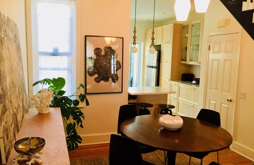 Fairmount House | Art Museum Gem: 2 story townhome
