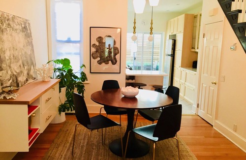 Fairmount House | Art Museum Gem: 2 story townhome