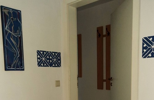 Mickten Apartment | Art oasis at the blue house with a separate entrance