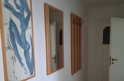 Mickten Apartment | Art oasis at the blue house with a separate entrance