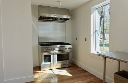 Hillsdale House | Art Studio House in Private Mountaintop Nature Preserve