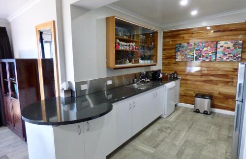 Emerald Beach Apartment | ArtHOUSE Beachfront Accommodation
