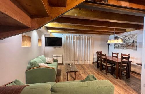 Arties Apartment | Arties Luxury Apartments - parking a pie de pistas Val de Ruda
