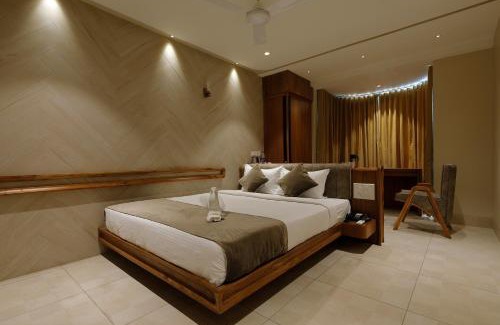 Ellis Bridge Hotel | Artilla Inn