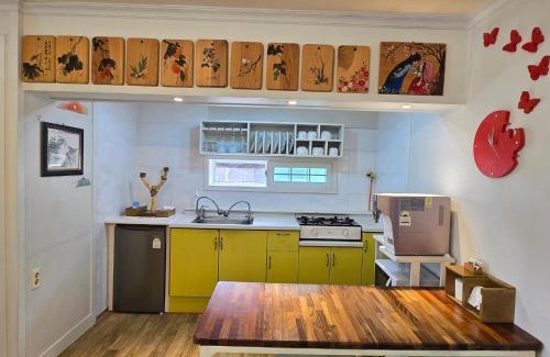 Namhae House | Artist and Flower Pension