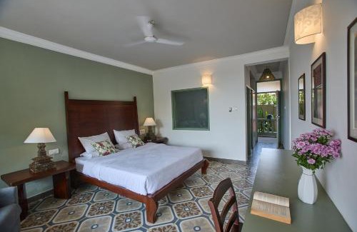 Morjim Bed & Breakfast | Artist Beach House