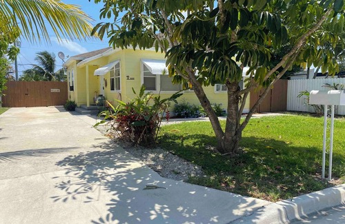 Lake Worth House | Artist Beach Retreat