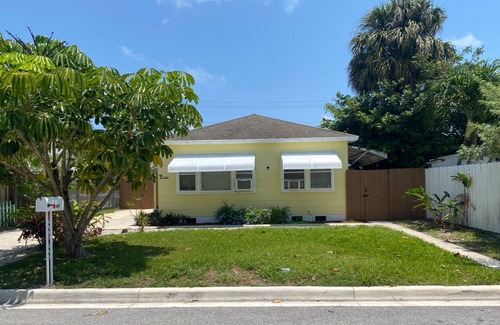 Lake Worth House | Artist Beach Retreat