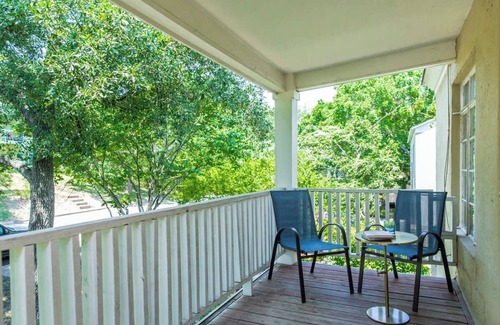 Cherrywood House | Artist Home Upstairs unit duplex in Historic Cherrywood