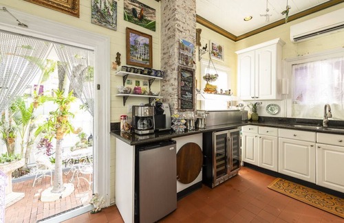 Historic Seaport Bed & Breakfast | Artist House Key West