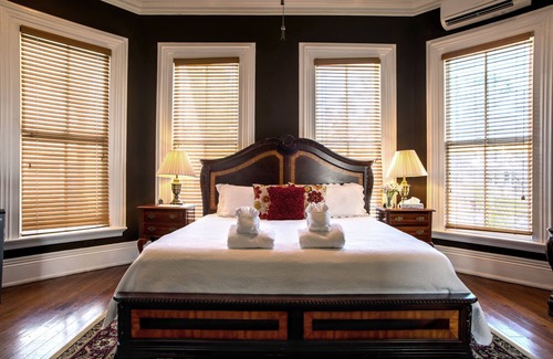 Historic Seaport Bed & Breakfast | Artist House Key West