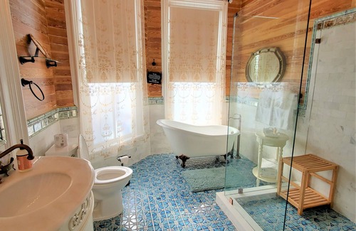 Historic Seaport Bed & Breakfast | Artist House Key West