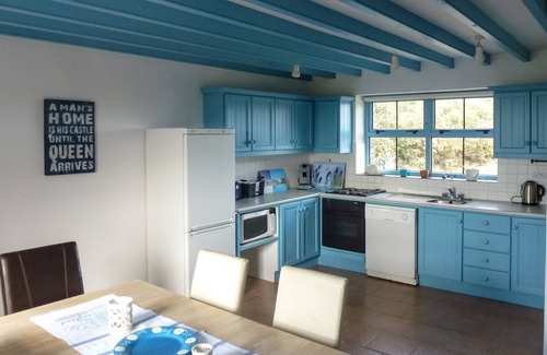 Durrus West House | Artist house with fantastic sea views