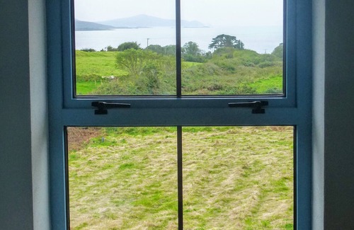 Durrus West House | Artist house with fantastic sea views