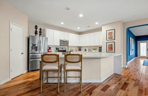 Leander House | Artist Retreat in North Austin - Endless Amenities