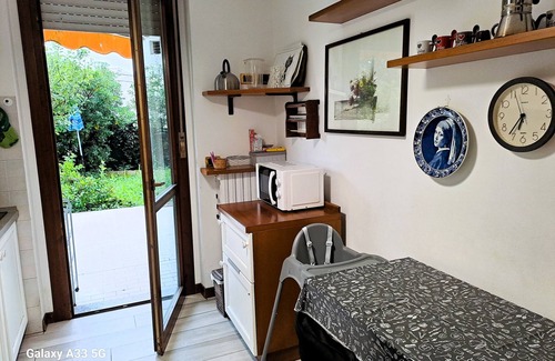 Greco Apartment | Artist's Garden Stylish flat with roof garden anf free garage