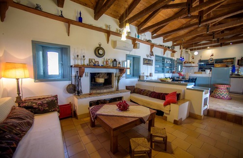 Aegina Villa | Artist's Retreat: Beautiful Tranquil Villa With Spectacular Sea Views