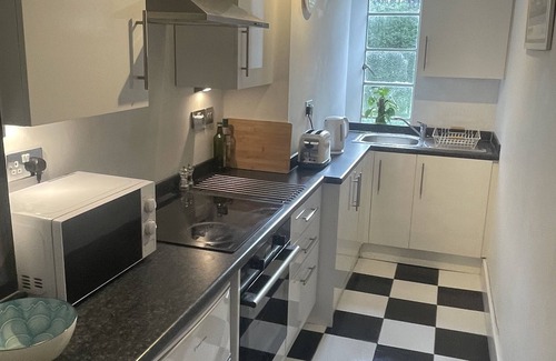 Wimbledon Apartment | Artistic, 1930's flat - 20 mins to Central London.