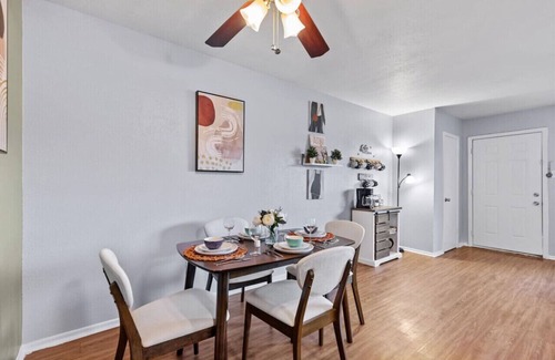 Fort Worth Apartment | Artistic 1BD: TCU Walkable, Vibrant & Convenient!