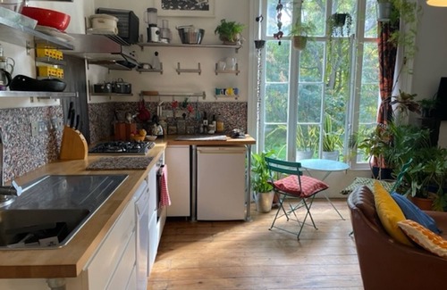 Coldharbour Apartment | Artistic spacious flat in the heart of vibrant Brixton