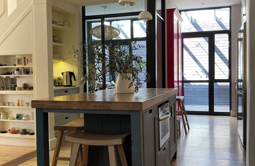 Sea Point House | Artist’s home in the Avenues, 3-bedroom house in amazing Cape Town with WiFi