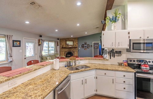 Schertz House | ArtLens Casa-Billiards-Campfire-WD-WIFI-Playset-TVs-Bluetooth Surround Sound