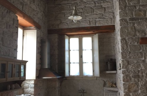 Aristi Hotel | Artsistas Houses