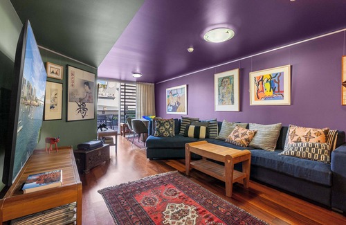 Potts Point Apartment | Artsy Boho Den in Iconic Fingerwharf, Woolloomoolo