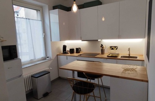 Thionville Apartment | Arty apartment Thionville. Two comfortable, quiet rooms