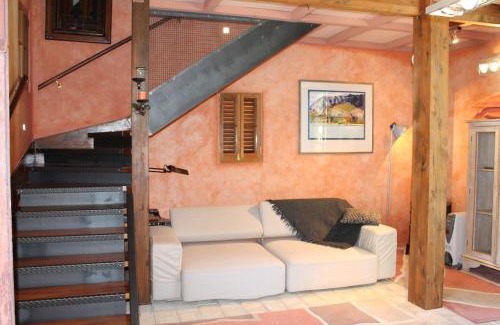 Mount Creighton Apartment | Arty Luxury Barn Apartment