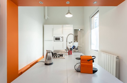 Sete Apartment | ARTY & SPACIOUS Haussmanian apartment in the heart of the city, pedestrian street.