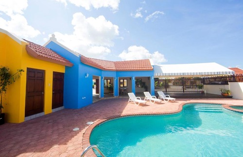 Calbas Plaza Residences Apartment | Aruba Cunucu Village
