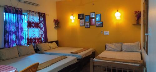 Hireguthi House | Arundekar Home Stay In 3 Minutes Walk Beach AC Room