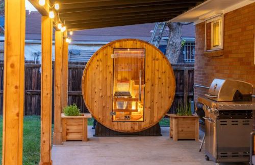Scenic Heights House | Arvada Hotspot Modern Vibes Sauna and Games