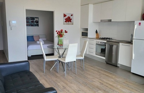 Newcastle Apartment | Arvia 806 !