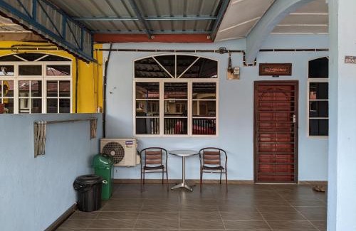 Alor Gajah Ski Chalet | Aryani Homestay